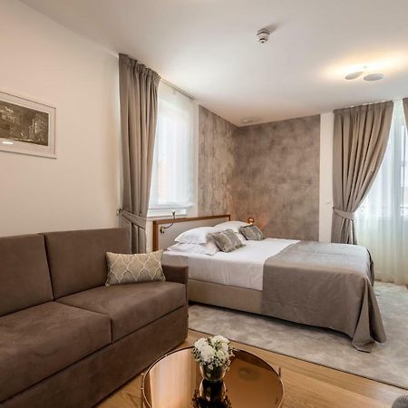 Residence Stine Split Luaran gambar
