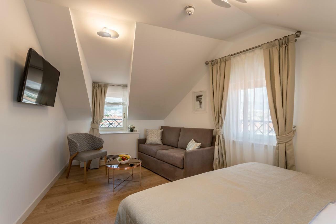 Residence Stine Split Luaran gambar