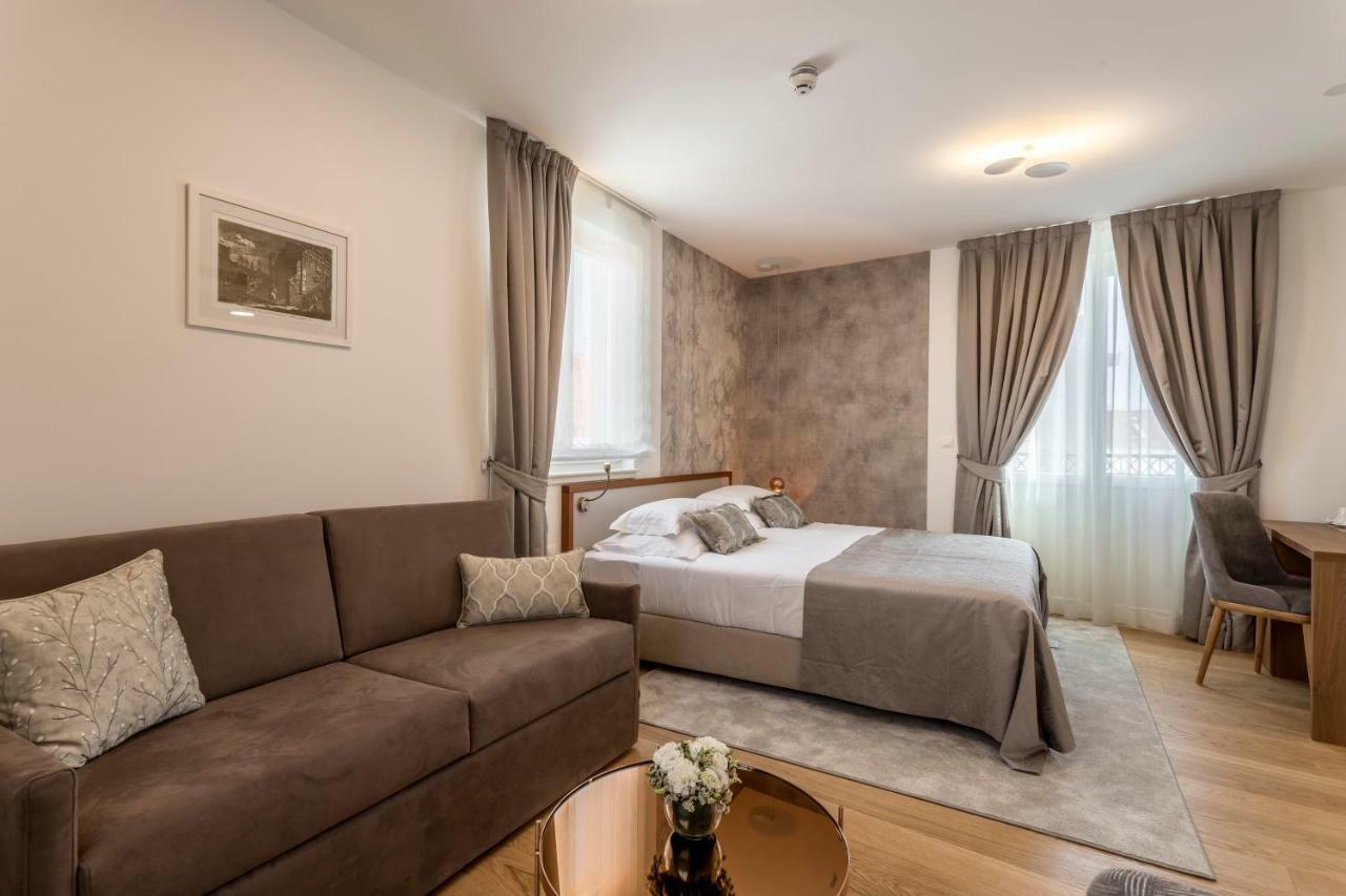 Residence Stine Split Luaran gambar