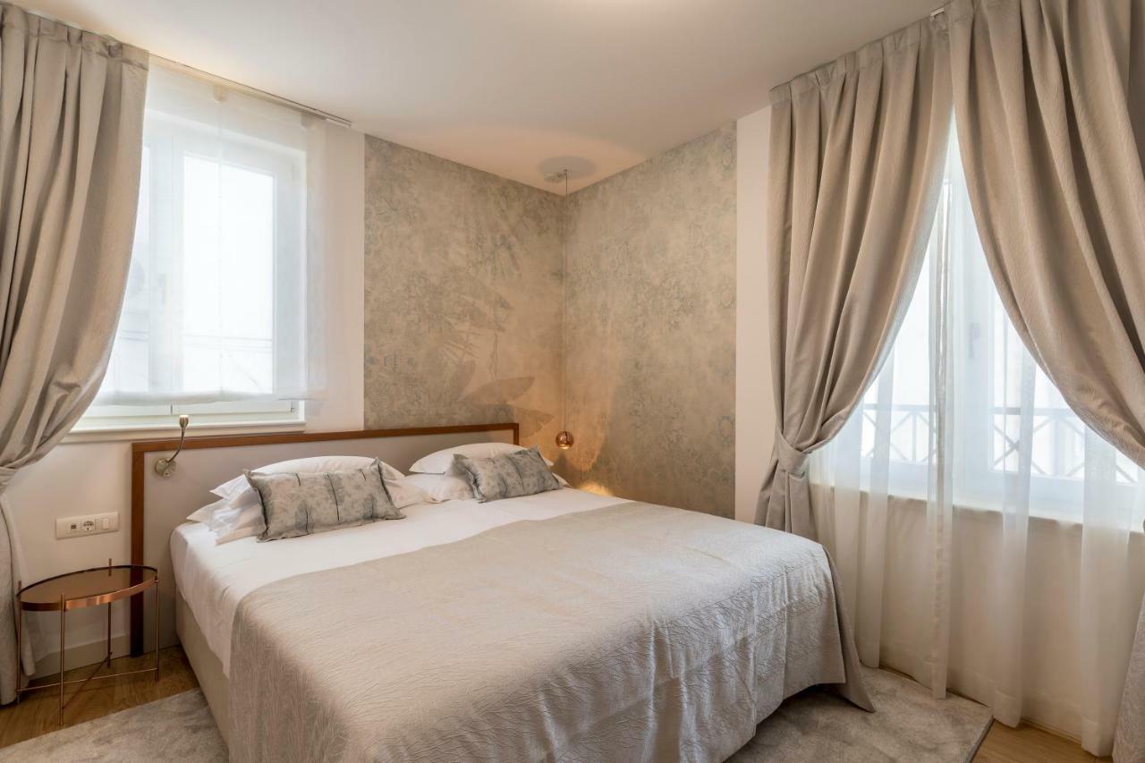 Residence Stine Split Luaran gambar
