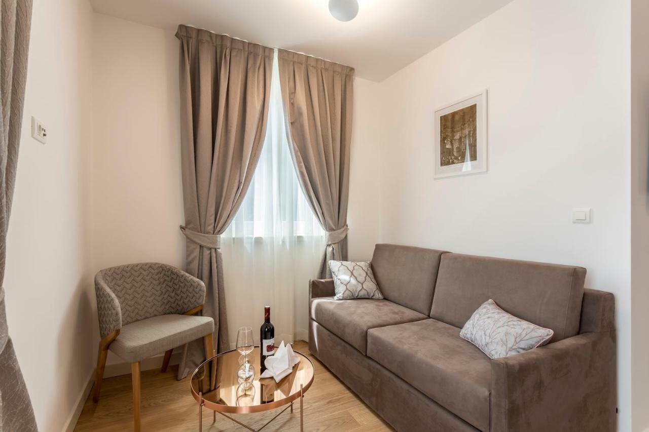 Residence Stine Split Luaran gambar