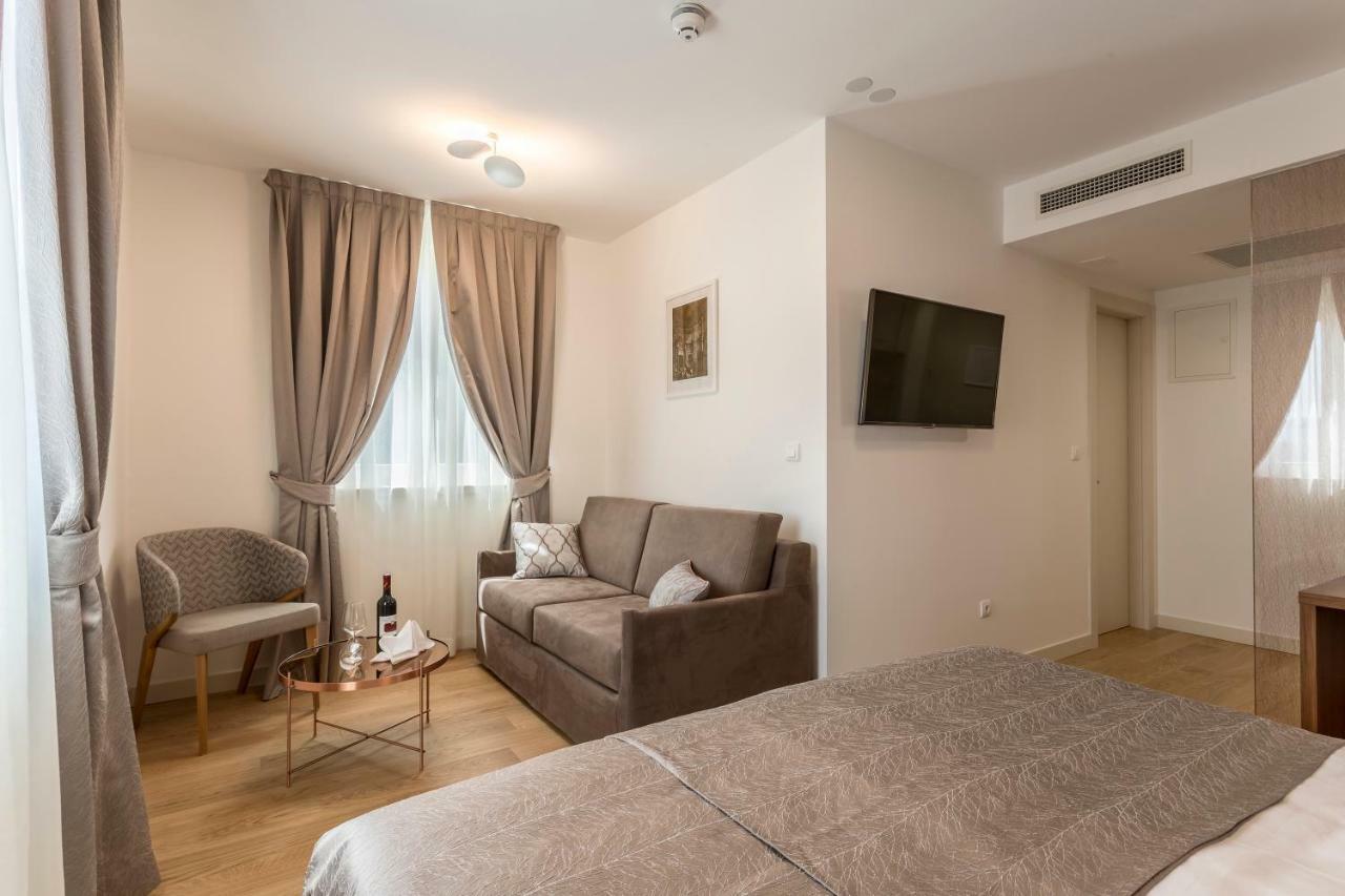 Residence Stine Split Luaran gambar