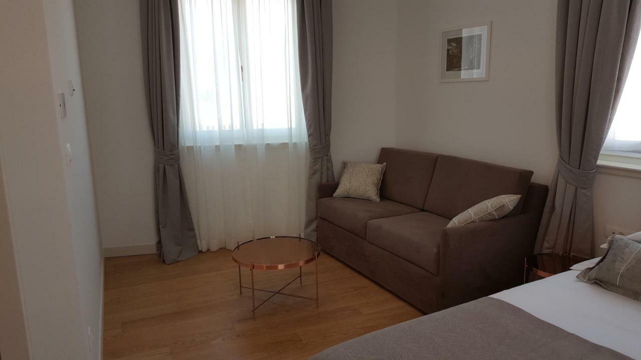 Residence Stine Split Luaran gambar