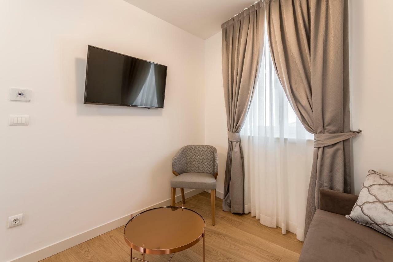 Residence Stine Split Luaran gambar
