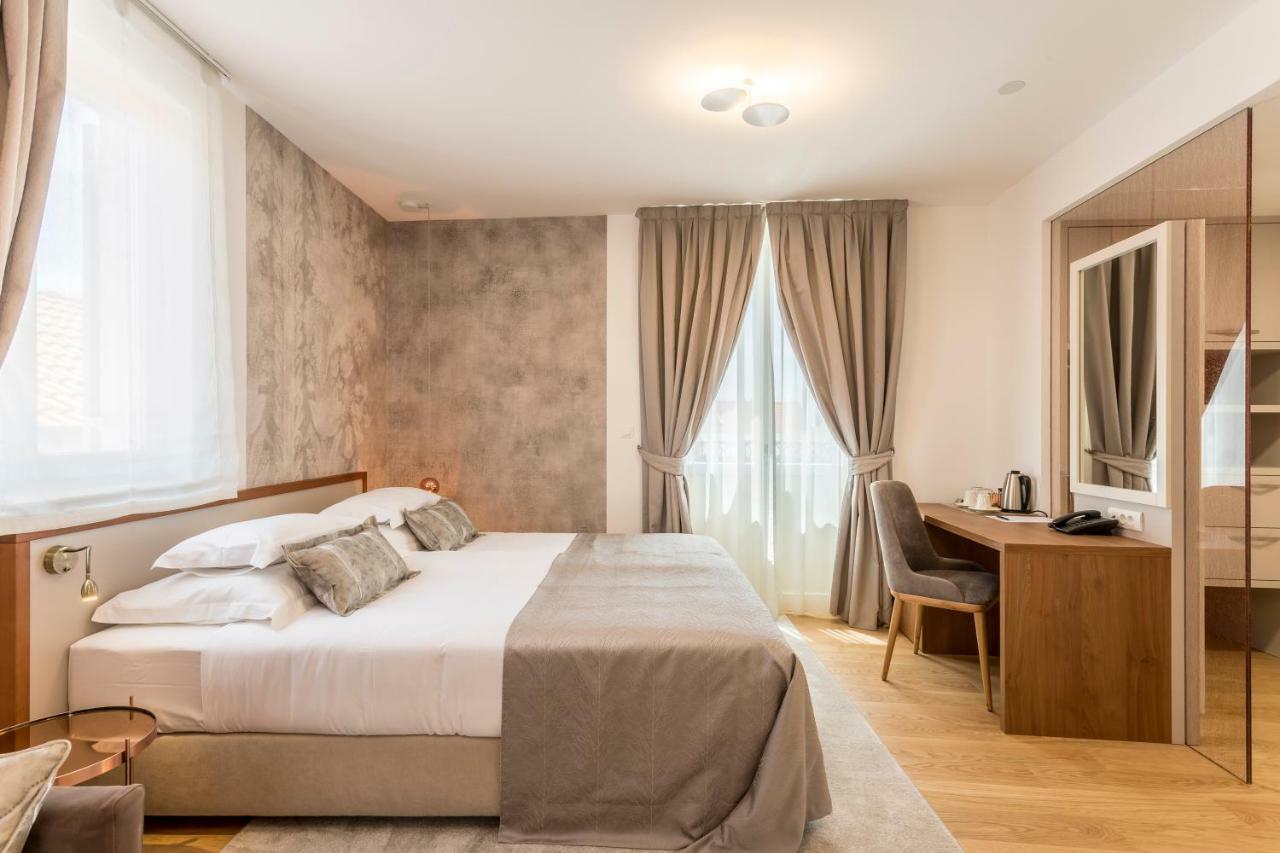 Residence Stine Split Luaran gambar